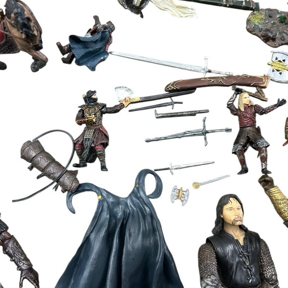 Lord of The Rings Action Figures Lot Of 15 Weapons  LOTR Marvel 2002 Horses - Picture 9 of 16